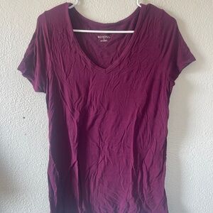 Womens Medium V Neck Short Sleeve Shirt